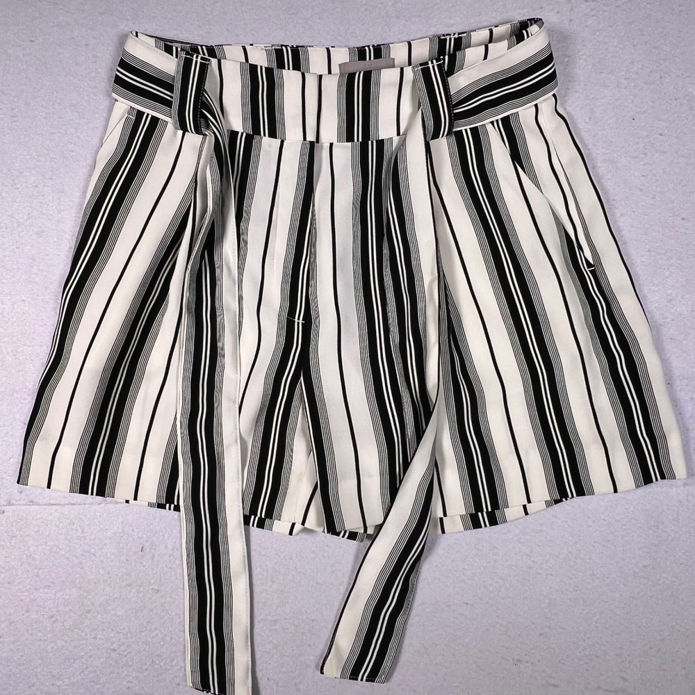 H&M Striped Paperbag Shorts Womens 6 Black White Excellent